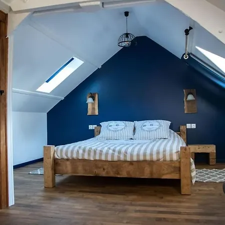 Holiday home Maison Au Bord De La Riviere Saint-James